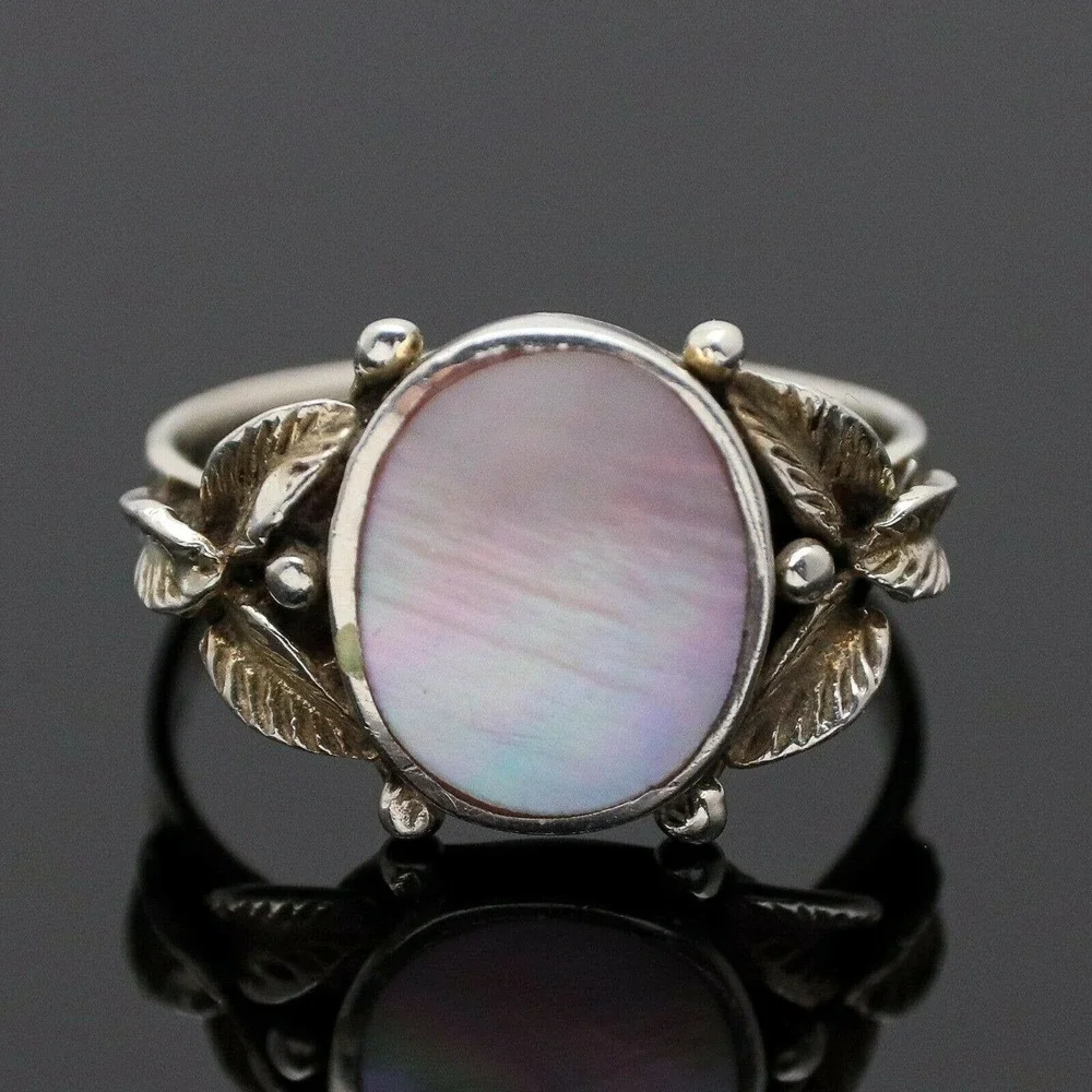 Vintage Southwestern Sterling Silver 925 Oval Mother Of Pearl MOP Ring Size 7